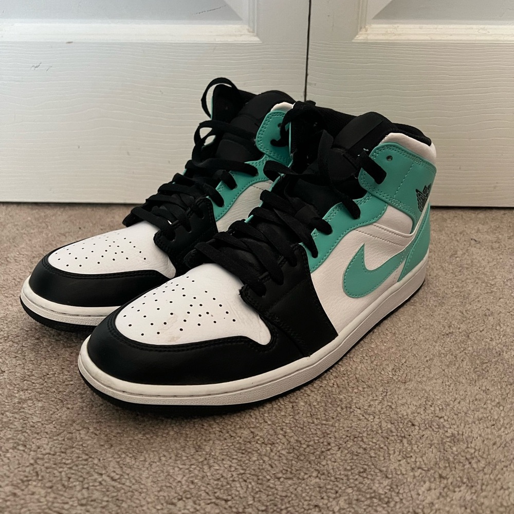 Air Jordan 1 Mid 'Tropical Twist'